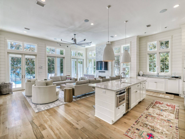 Santa Rosa Beach Glamorous Six Bedroom Vacation Home
