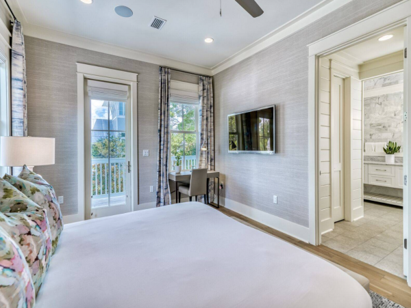 Santa Rosa Beach Glamorous Six Bedroom Vacation Home