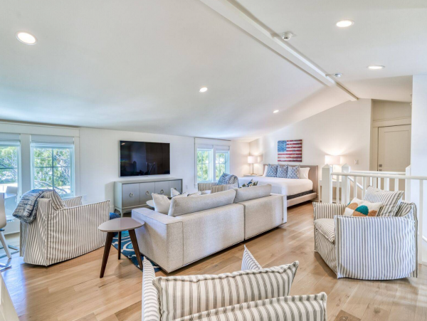 Santa Rosa Beach Glamorous Six Bedroom Vacation Home