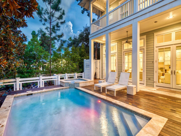 Santa Rosa Beach Glamorous Six Bedroom Vacation Home