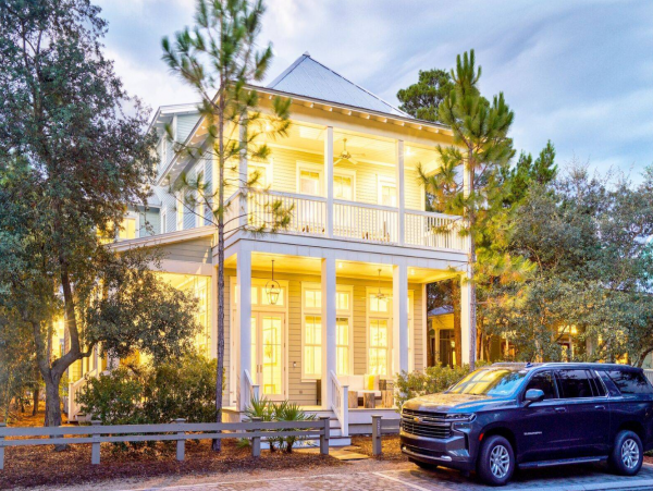 Santa Rosa Beach Glamorous Six Bedroom Vacation Home