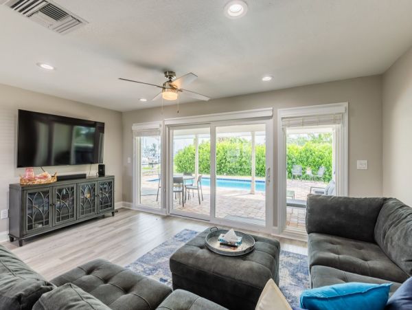 Marco Island Villa Views of Marco Island Yacht Club