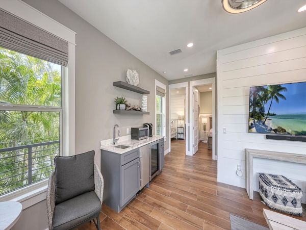 Luxury Siesta key  7 Bedroom Residence Pool, Spa & Elevator