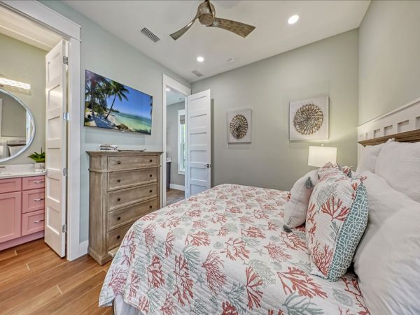 Luxury Siesta key  7 Bedroom Residence Pool, Spa & Elevator