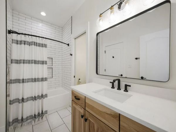 Four Bedroom Vacation Home in Destin Sleeps 13 Guests
