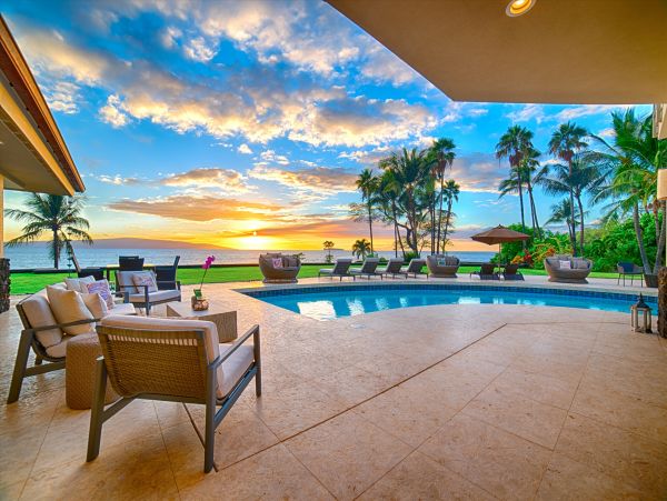 Luxury 4 Bedroom House  with Pool & Ocean View