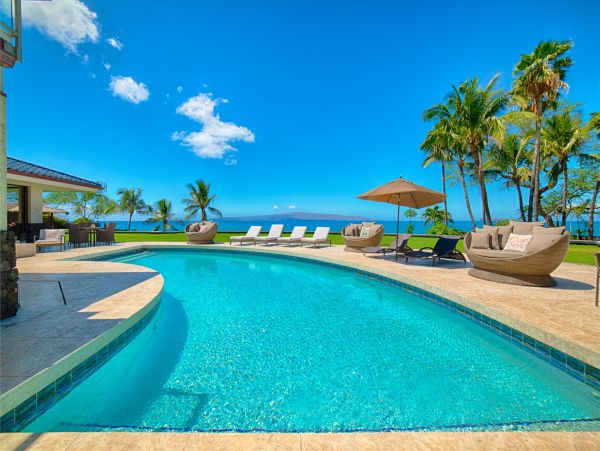 Luxury 4 Bedroom House  with Pool & Ocean View