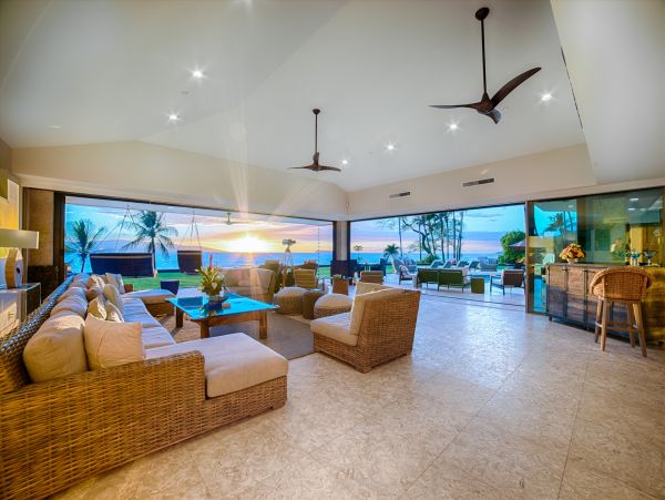 Luxury 4 Bedroom House  with Pool & Ocean View