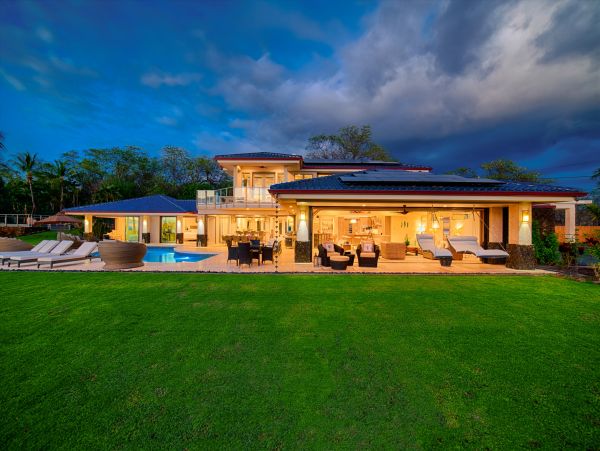 Luxury 4 Bedroom House  with Pool & Ocean View