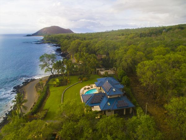 Luxury 4 Bedroom House  with Pool & Ocean View