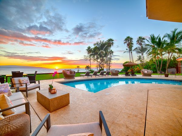 Luxury 4 Bedroom House  with Pool & Ocean View