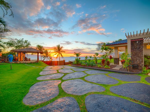 Luxury 4 Bedroom House  with Pool & Ocean View