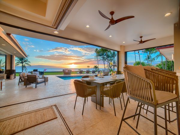 Luxury 4 Bedroom House  with Pool & Ocean View