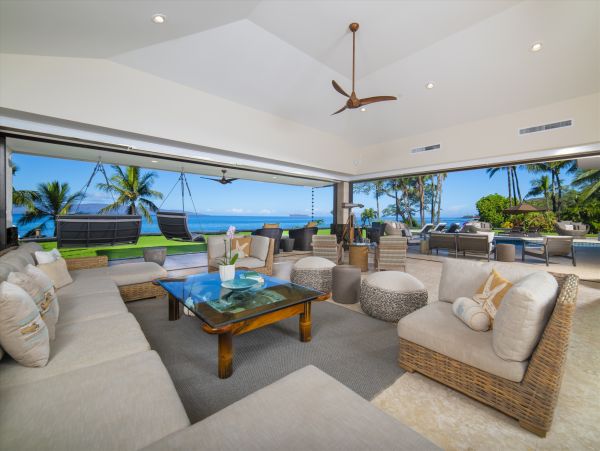 Luxury 4 Bedroom House  with Pool & Ocean View
