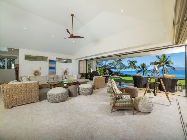 Luxury 4 Bedroom House  with Pool & Ocean View