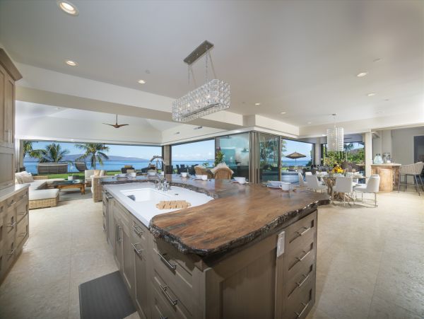Luxury 4 Bedroom House  with Pool & Ocean View