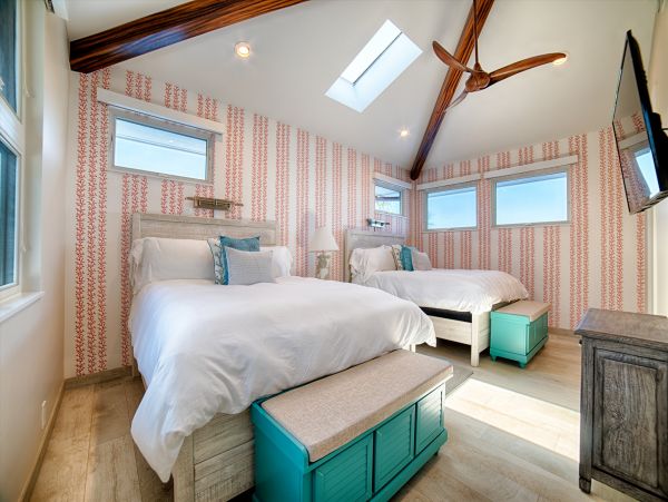 Luxury 4 Bedroom House  with Pool & Ocean View