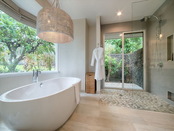 Luxury 4 Bedroom House  with Pool & Ocean View