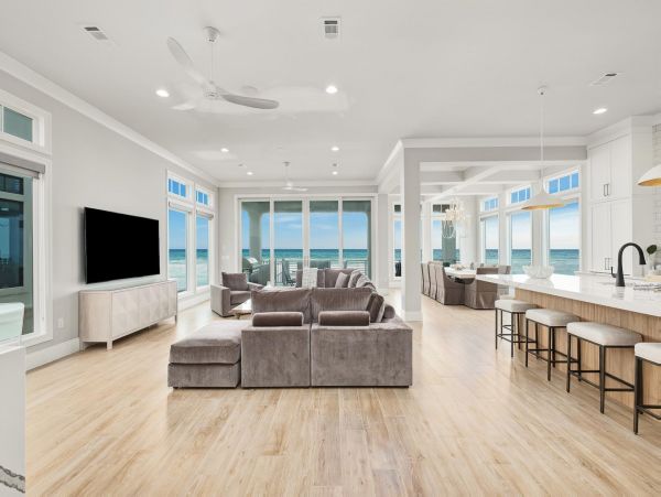 On Beach Miramar Vacation Home Ten Bedroom