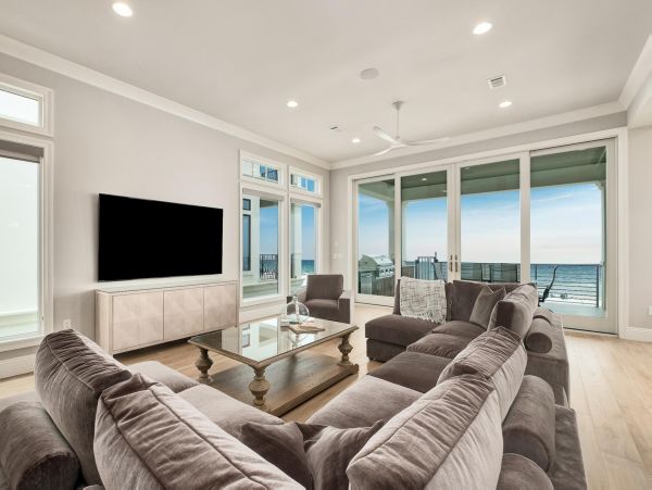 On Beach Miramar Vacation Home Ten Bedroom