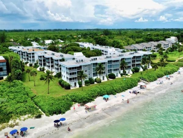 Sanibel Island Vacation Rentals -2-Bedroom Beach View Condo with Pool & Lanai