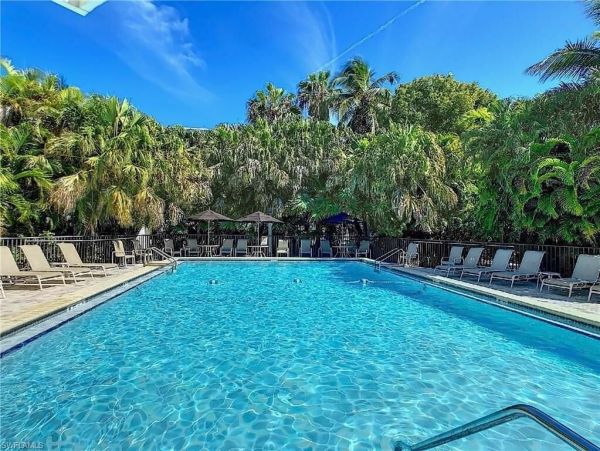Sanibel Island Vacation Rentals -2-Bedroom Beach View Condo with Pool & Lanai