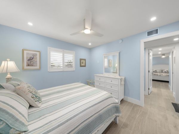 Sanibel Island Vacation Rentals -2-Bedroom Beach View Condo with Pool & Lanai