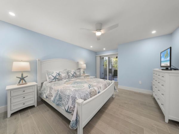 Sanibel Island Vacation Rentals -2-Bedroom Beach View Condo with Pool & Lanai