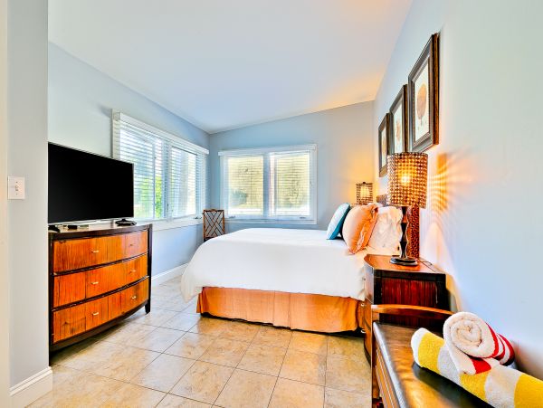 Walk to Beach Dana Point Vacation Condo Two Bedroom
