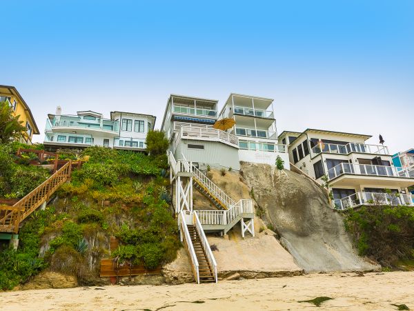 Stunning Oceanfront Vacation Home with Panoramic Views