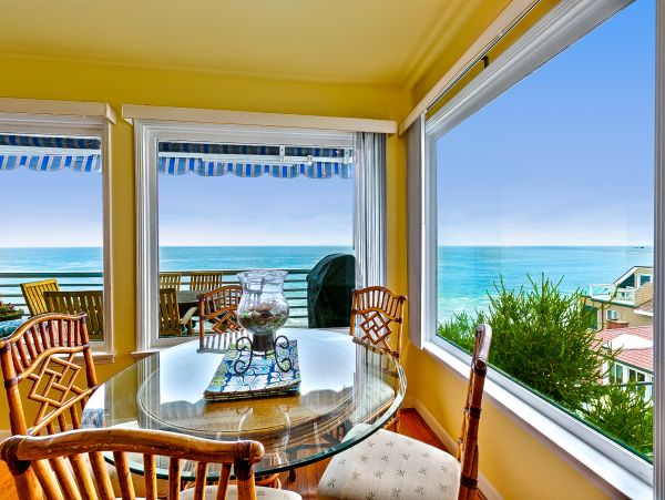 Stunning Oceanfront Vacation Home with Panoramic Views