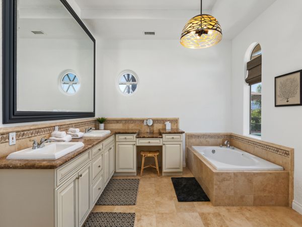 Laguna Beach Home 1023903