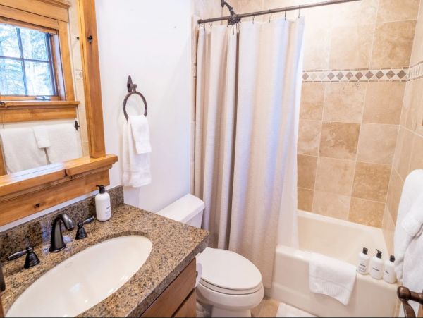Mountain View Luxury Wilson Vacation Home 6 Bedroom with Spa