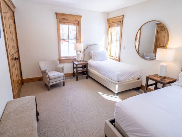Mountain View Luxury Wilson Vacation Home 6 Bedroom with Spa
