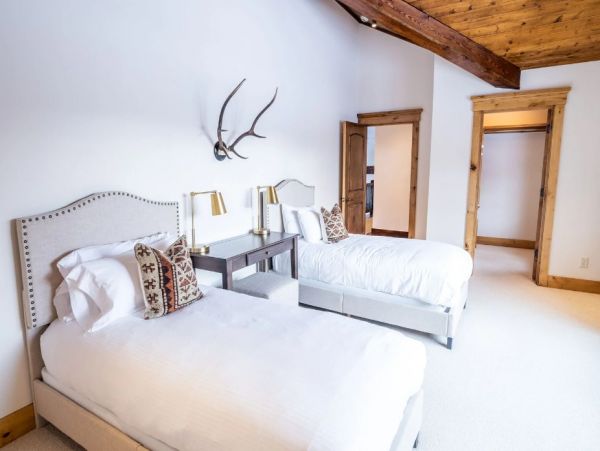 Mountain View Luxury Wilson Vacation Home 6 Bedroom with Spa