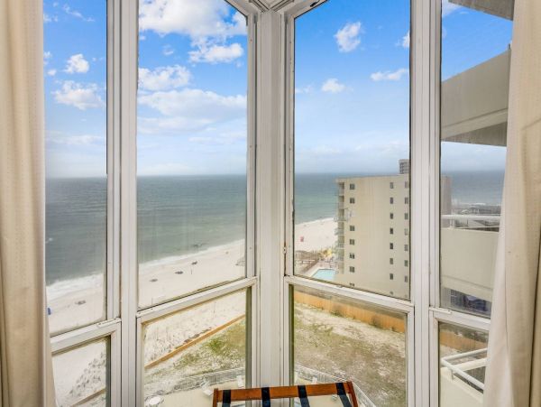 Pensacola Beachfront Lovely