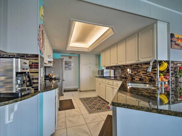 Indian Rock Walk to Beach Four Bedroom Vacation Home
