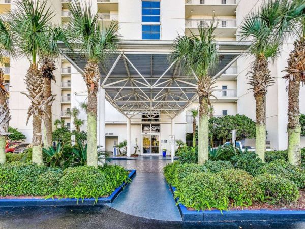 Breathtaking Views & Sunsets Three Bedroom Condo in Pensacola Beach