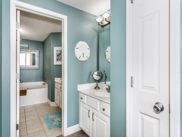 Breathtaking Views & Sunsets Three Bedroom Condo in Pensacola Beach