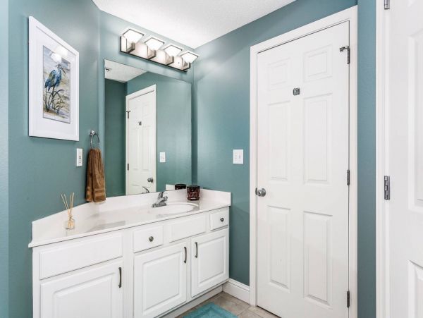 Breathtaking Views & Sunsets Three Bedroom Condo in Pensacola Beach