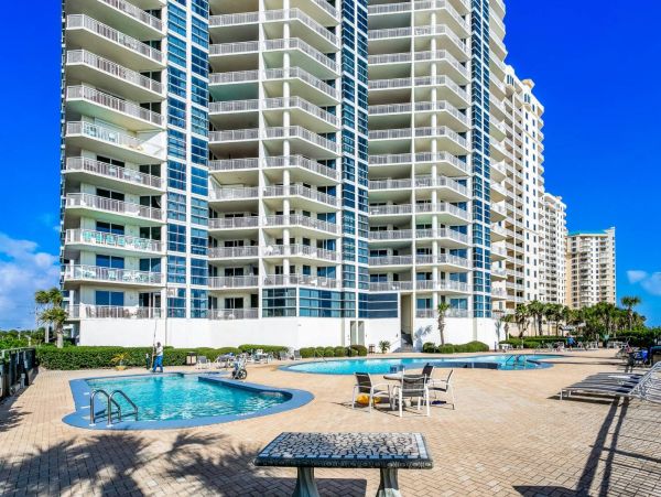 Breathtaking Views & Sunsets Three Bedroom Condo in Pensacola Beach