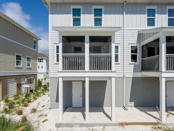 Pensacola Vacation Duplex Three Bedroom Walk to Beach