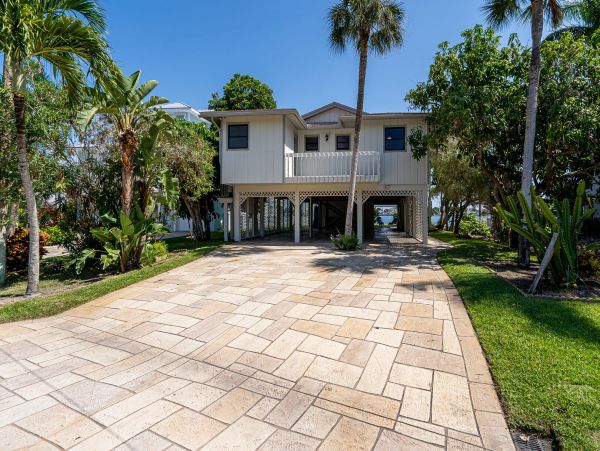 Fort Myers Vacation Pool Home Four Bedroom