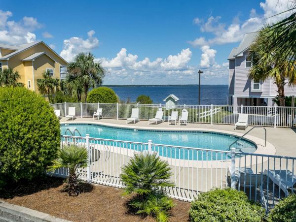 Pensacola Beach Condo 1023995