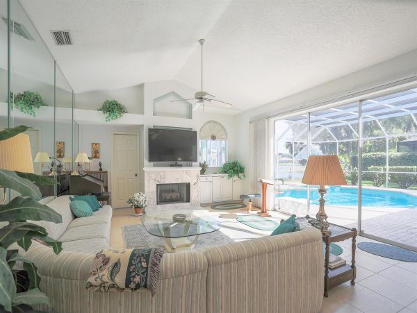 Sarasota Home 1024010