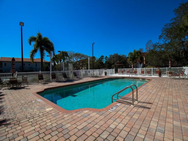 Lovely 2 Bedroom Vacation Rental in Sarasota