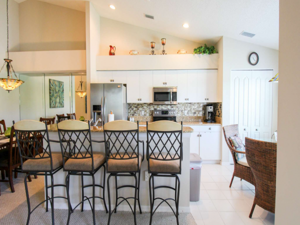 Sarasota Vacation Rental: Family-Friendly Lakefront Condo