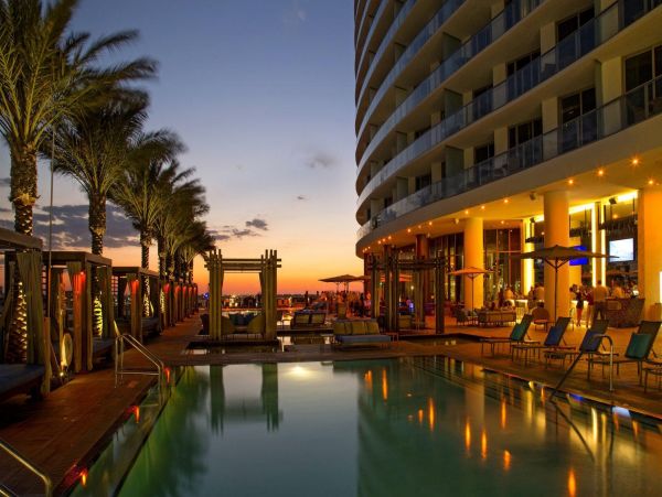 Hollywood, FL Vacation Rental with Ocean Views and Amenities