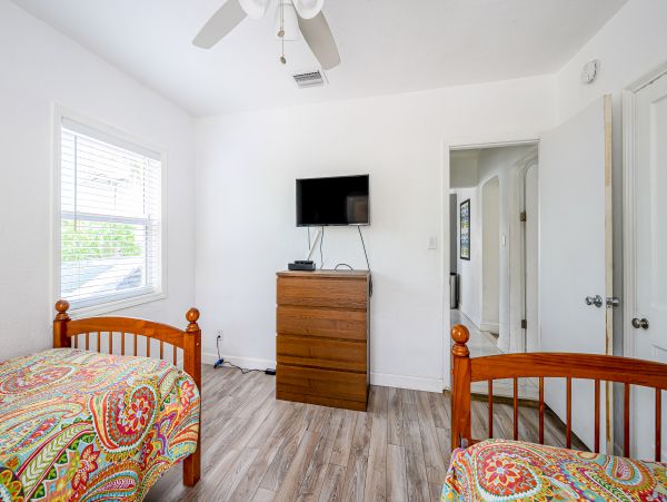 Hollywood Home 1024042