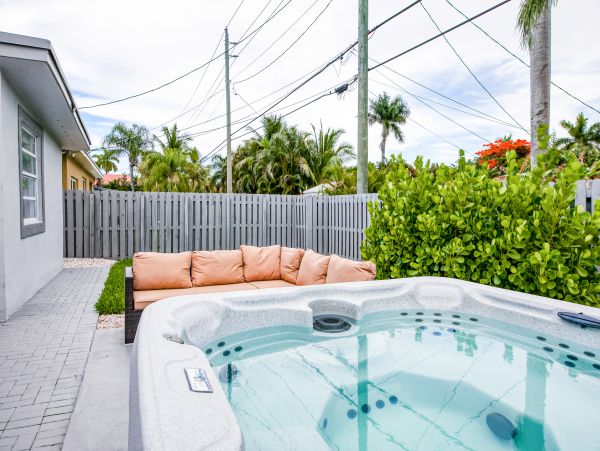 Hollywood Home 1024043